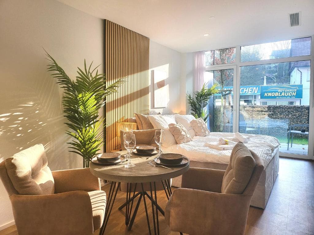 SiOUX Apartment mit Fensterfront